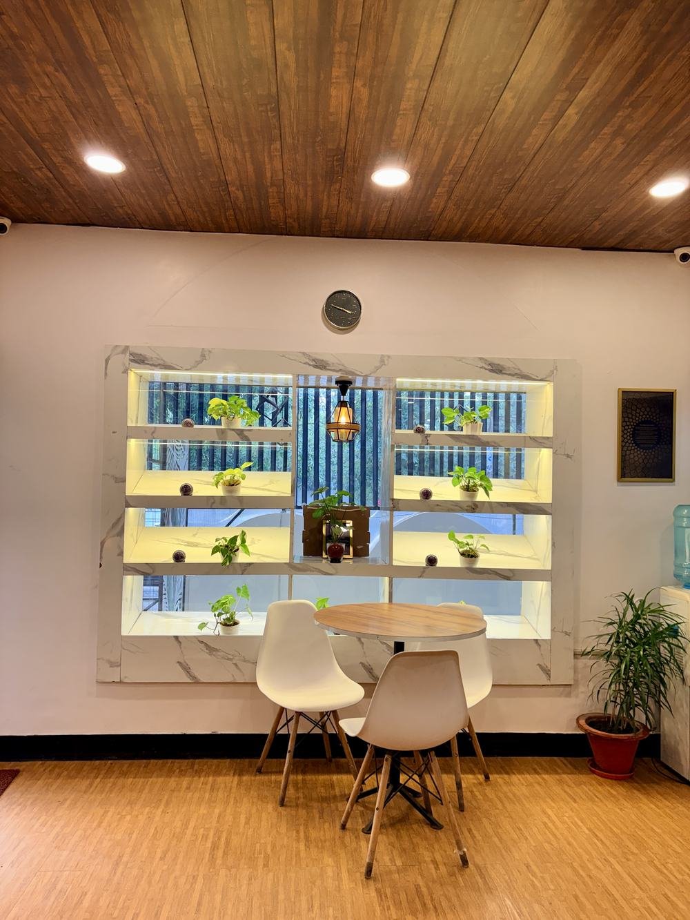 Breakout seating